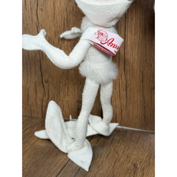 Vintage ANNALEE Elf Pixie White Poseable Doll Christmas - Picture 3 of 3